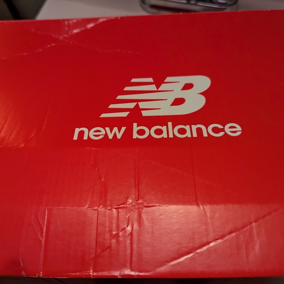 New Balance Fuel Cell Rebel V4 Men 10 With Box - Picture 11 of 11
